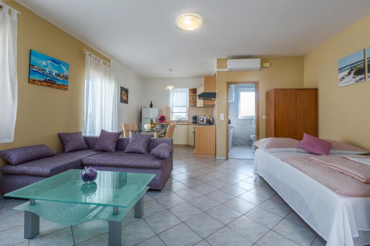 App Ruzica Finida Apartman *